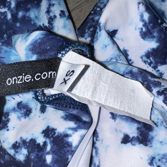 Onzie, Stardust Galaxy Print High Rise Midi Length Basic Legging Women’s X-Small - Picture 7 of 9